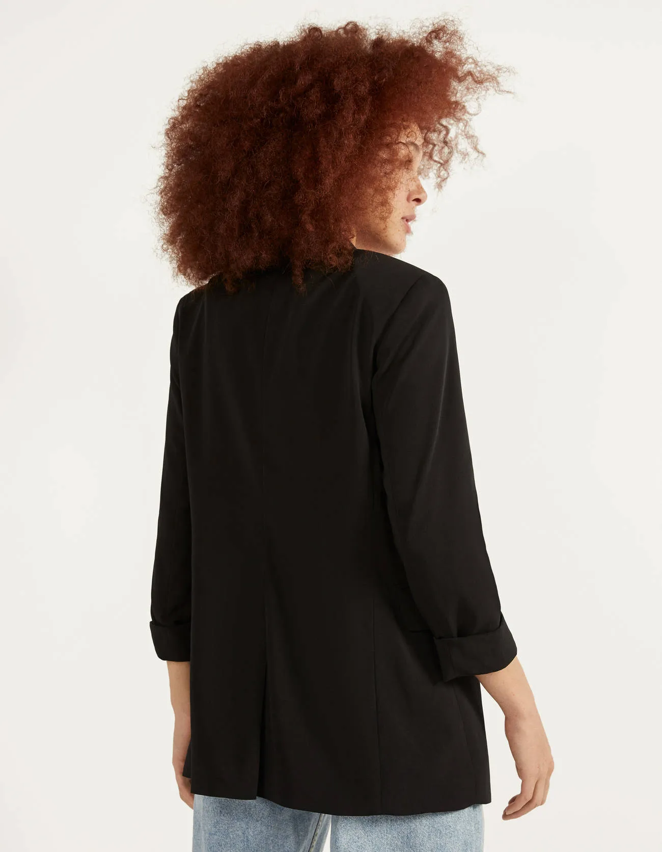 Blazer mit hochgerollten Ärmeln